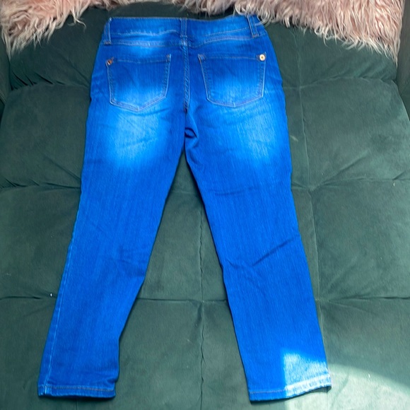 No Boundaries Jeans - Picture 2 of 2